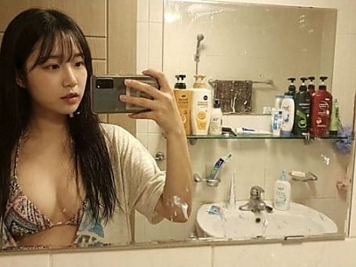 화장실에서 비키니?